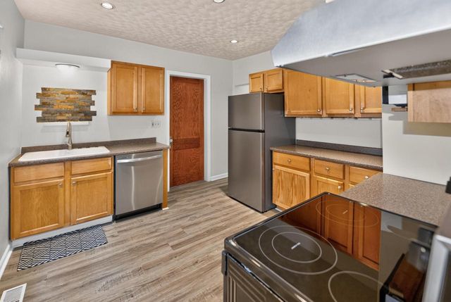 1201 S 75th STREET, West Allis, WI 53214