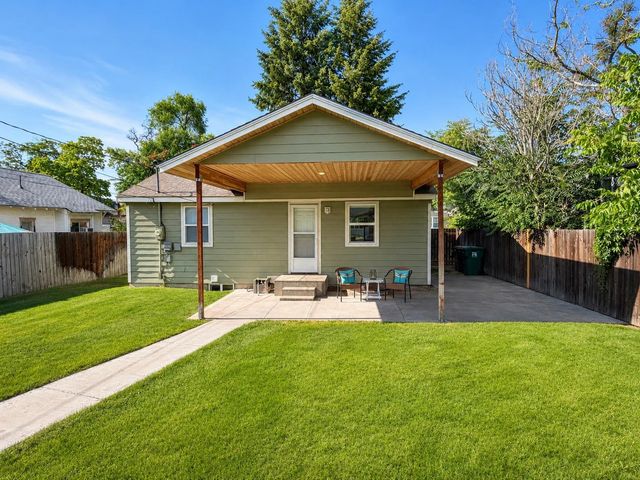 1407 W Kiernan Ave, Spokane, WA 99205