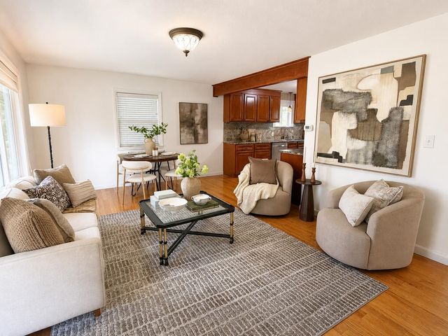 1407 W Kiernan Ave, Spokane, WA 99205