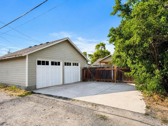 1407 W Kiernan Ave, Spokane, WA 99205