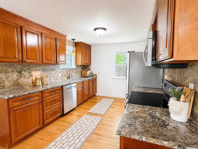 1407 W Kiernan Ave, Spokane, WA 99205