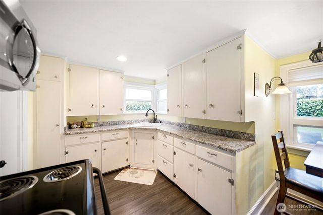 3704 W Arsenal Way, Bremerton, WA 98312