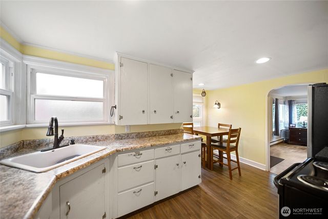 3704 W Arsenal Way, Bremerton, WA 98312