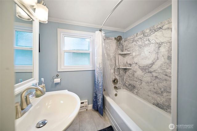 3704 W Arsenal Way, Bremerton, WA 98312