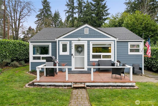 3704 W Arsenal Way, Bremerton, WA 98312