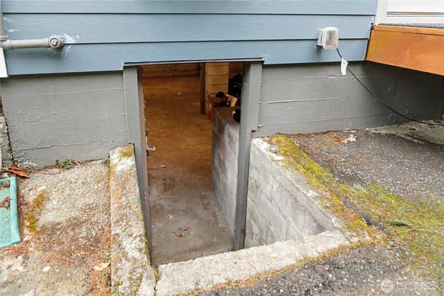 3704 W Arsenal Way, Bremerton, WA 98312