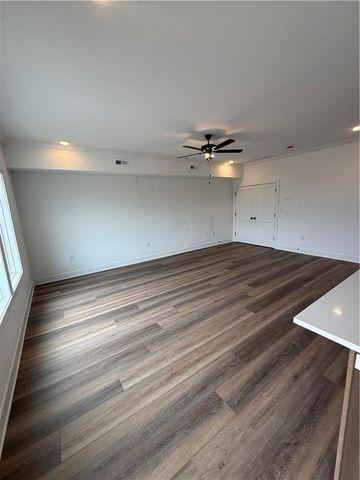 3321 NE 87th Street 17D, Kansas City, MO 64156