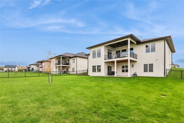 18043 Townsend Drive, Clive, IA 50325