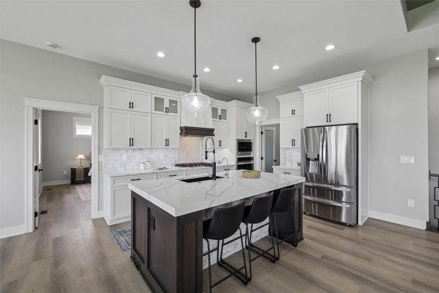 18043 Townsend Drive, Clive, IA 50325