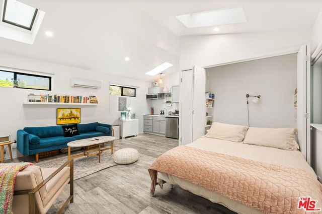 3744 Buena Park Drive, Studio City, CA 91604