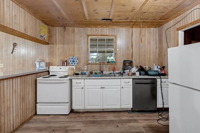 790 HUTCHINGS MOUNTAIN Road, Rockmart, GA 30153