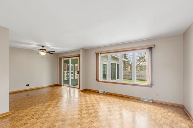 218 Mastodon Drive, Ingleside, IL 60041