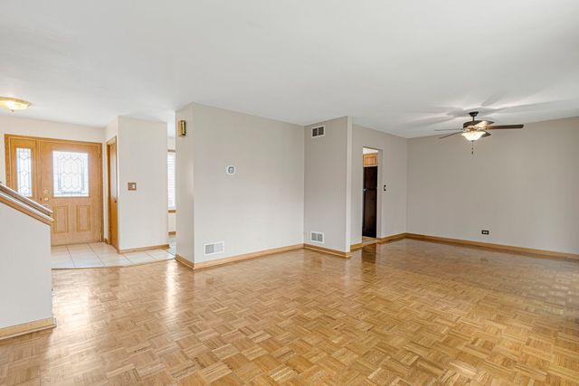 218 Mastodon Drive, Ingleside, IL 60041