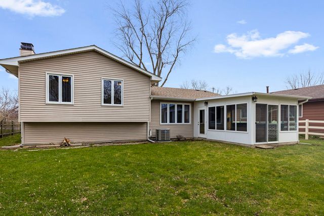 218 Mastodon Drive, Ingleside, IL 60041