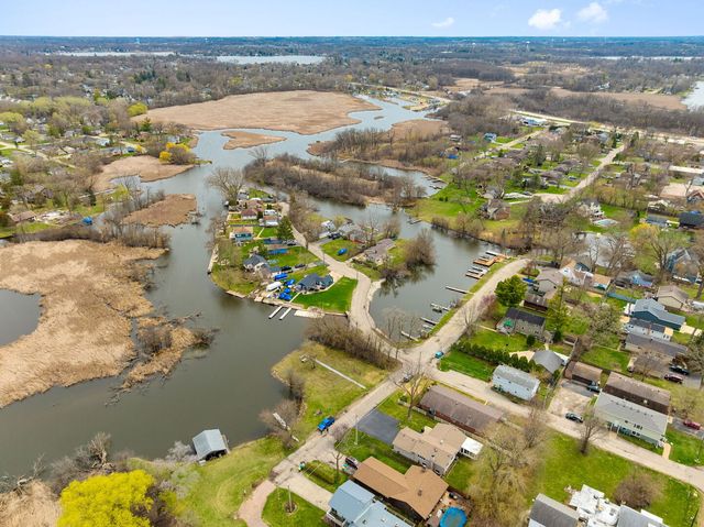 218 Mastodon Drive, Ingleside, IL 60041