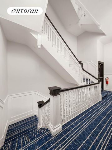 9 E 82ND Street, New York City, NY 10028