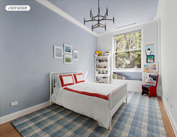 9 E 82ND Street, New York City, NY 10028