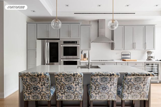 9 E 82ND Street, New York City, NY 10028