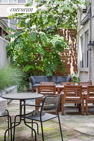 9 E 82ND Street, New York City, NY 10028