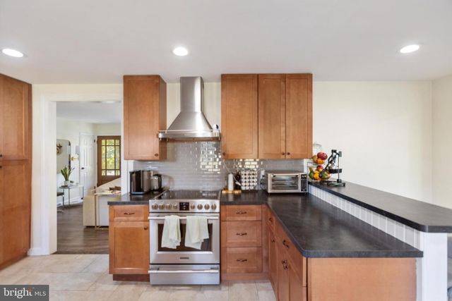 1801 N HILLS AVE, Willow Grove, PA 19090