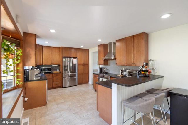 1801 N HILLS AVE, Willow Grove, PA 19090