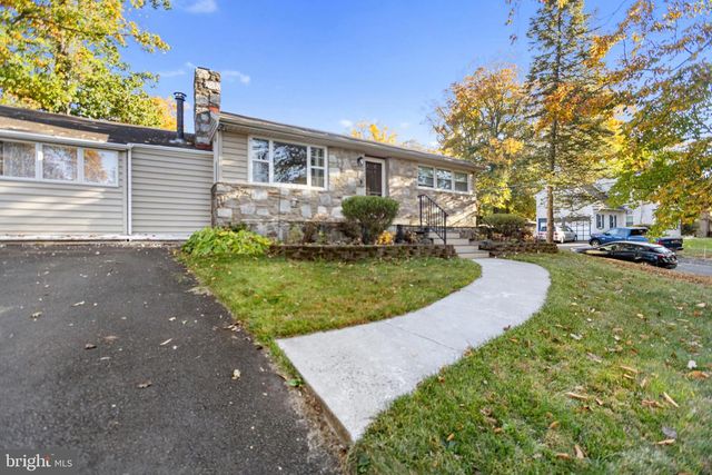 1801 N HILLS AVE, Willow Grove, PA 19090