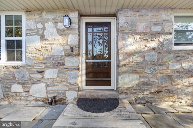 1801 N HILLS AVE, Willow Grove, PA 19090