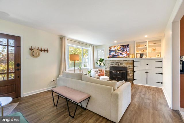 1801 N HILLS AVE, Willow Grove, PA 19090