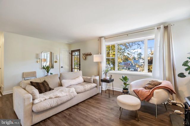 1801 N HILLS AVE, Willow Grove, PA 19090