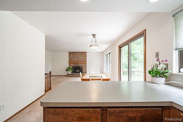 2120 Arbor Avenue, Wixom, MI 48393