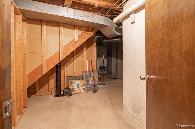 2120 Arbor Avenue, Wixom, MI 48393