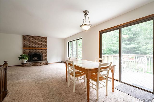 2120 Arbor Avenue, Wixom, MI 48393