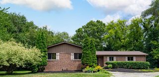 2120 Arbor Avenue, Wixom, MI 48393
