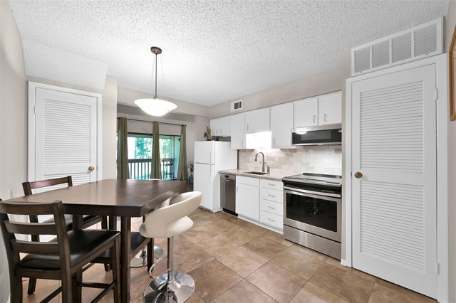 12900 Walden Road 904, Montgomery, TX 77356