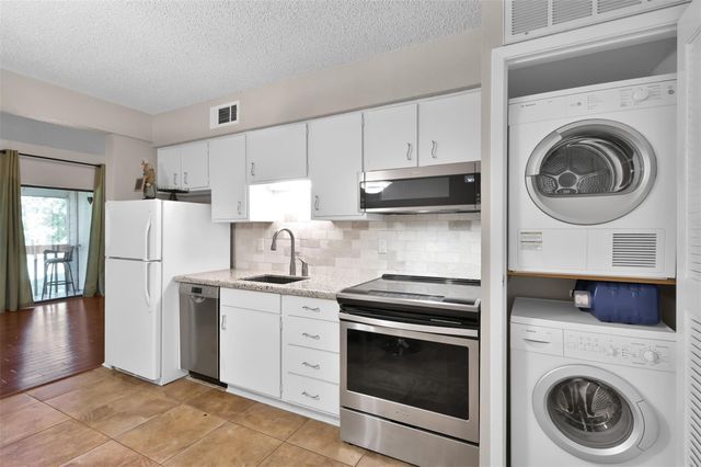 12900 Walden Road 904, Montgomery, TX 77356