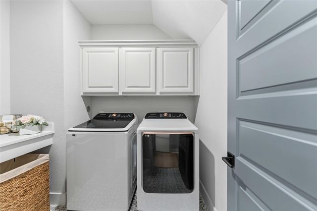 1717 Lindsey Ridge Drive, Houston, TX 77055