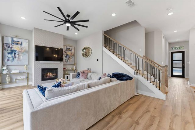 1717 Lindsey Ridge Drive, Houston, TX 77055