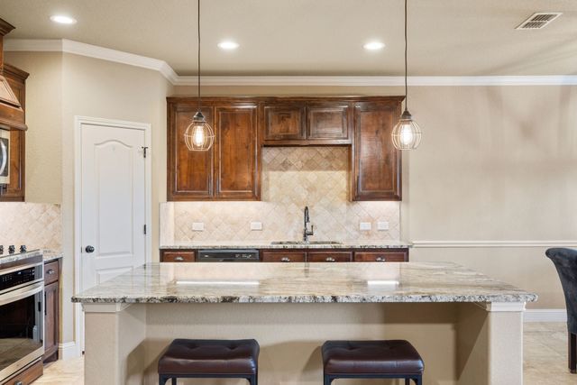 1684 Laramie Lane, Burleson, TX 76028