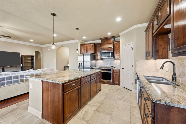 1684 Laramie Lane, Burleson, TX 76028