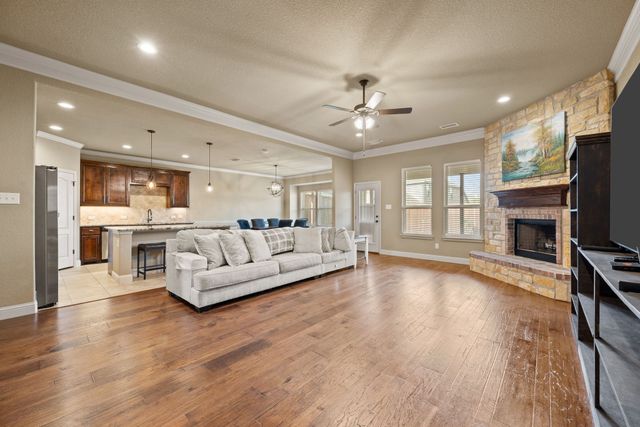 1684 Laramie Lane, Burleson, TX 76028