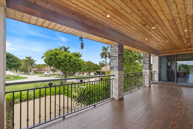 301 SANDALWOOD Lane, Boca Raton, FL 33487