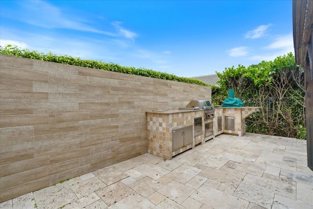 301 SANDALWOOD Lane, Boca Raton, FL 33487