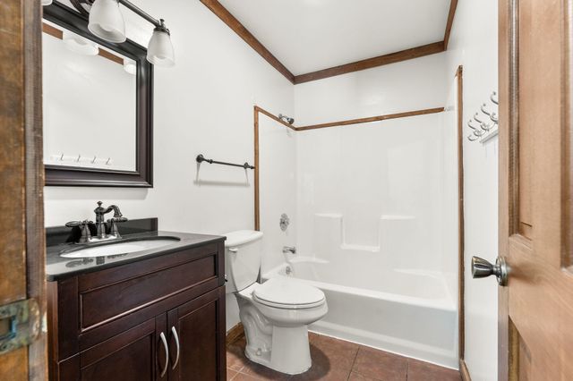 2377 South Hilton Avenue, Springfield, MO 65807