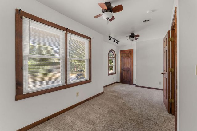 2377 South Hilton Avenue, Springfield, MO 65807
