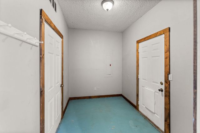 2377 South Hilton Avenue, Springfield, MO 65807