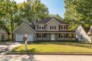 2377 South Hilton Avenue, Springfield, MO 65807