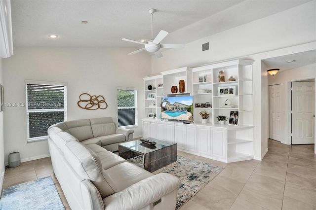 2863 E Abiaca Circle, Davie, FL 33328