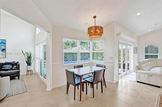 2863 E Abiaca Circle, Davie, FL 33328