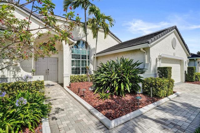 2863 E Abiaca Circle, Davie, FL 33328