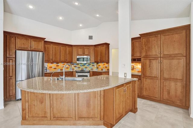 2863 E Abiaca Circle, Davie, FL 33328